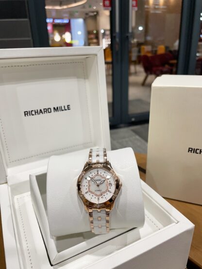 Chanel exquisite women's watch - Image 6