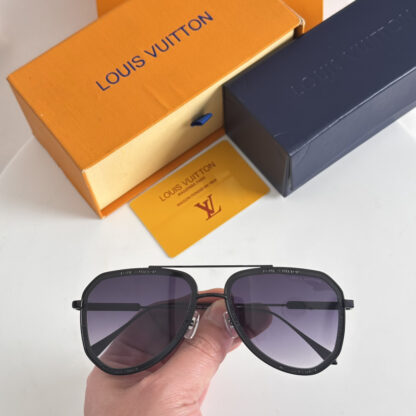 LOUIS VUITTON Fashion Sunglasses - Image 6