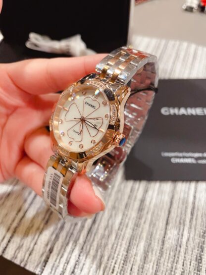 Chanel diamond-set quartz watch - Image 6