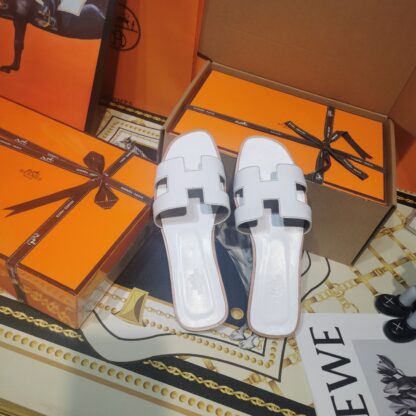 Hermès white handmade slippers - Image 5