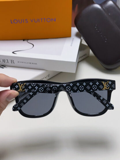 LOUIS VUITTON Fashion Sunglasses - Image 6