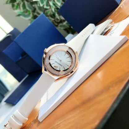 Swarovski's ultimate elegant watch - Image 5
