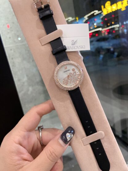 Swarovski watches with romantic design and practical functions - Image 5