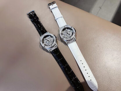 Swarovski full diamond watch - Image 5