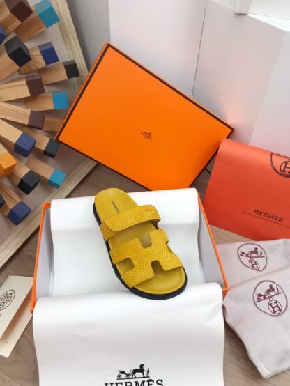 Hermès yellow spring and summer new leather slippers - Image 5