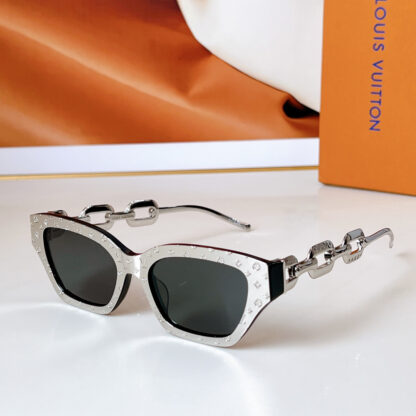 LOUIS VUITTON Fashion Sunglasses - Image 7