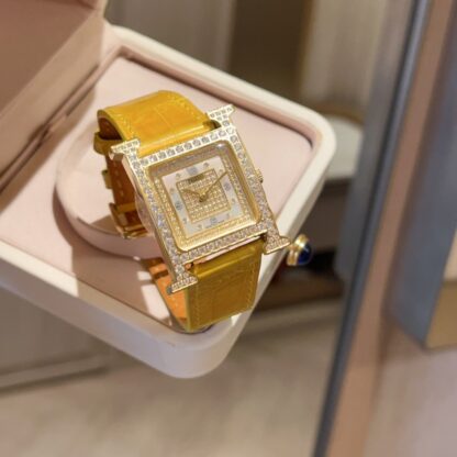 Hermes Square Dial Elegant Watch - Image 5