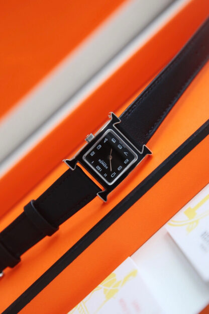 Hermes classic square dial exquisite watch - Image 5