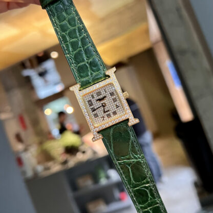 Hermes Starry Square Dial Exquisite Watch - Image 5