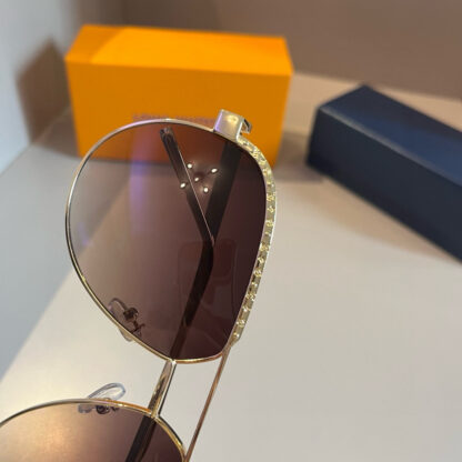 LOUIS VUITTON Fashion Sunglasses - Image 6