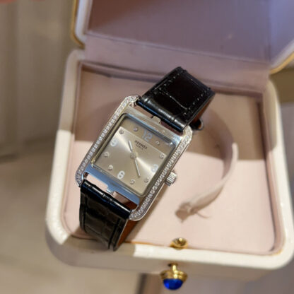 Hermes elegant square dial diamond exquisite watch - Image 5