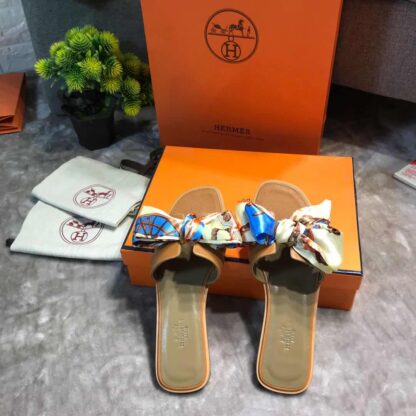 Hermès Brown Palm Pattern Cowhide Handmade Slippers - Image 5