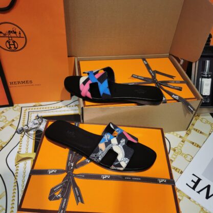Hermès cowhide pure handmade contrast color slippers - Image 5