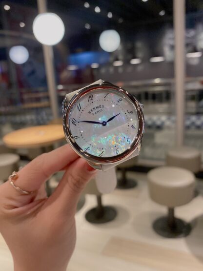Hermes stylish quartz watch - Image 4