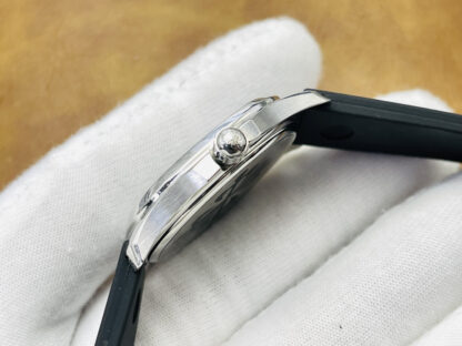 Patek Philippe Aquanaut Ladies Quartz Watch - Image 5