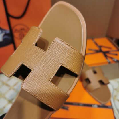 Hermès Palm Pattern Cowhide Brown Handmade Slippers - Image 5