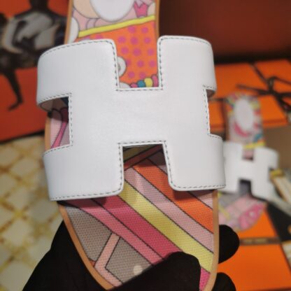 Hermès white floral foot pad handmade slippers - Image 5