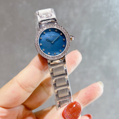 Bulgari classic yet stylish women's watch - Image 5