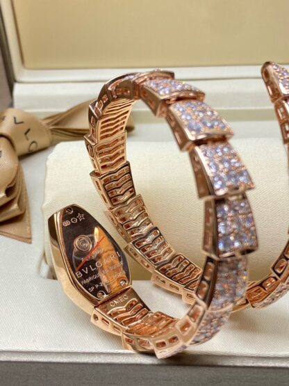 Bulgari's unique snake-shaped watch - Image 5