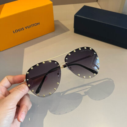 LOUIS VUITTON Fashion Sunglasses - Image 6
