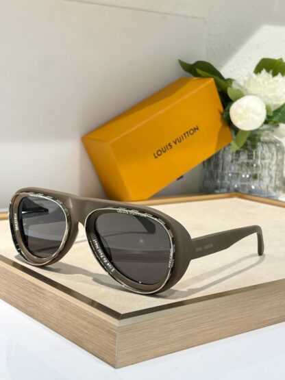 LOUIS VUITTON Fashion Sunglasses - Image 6