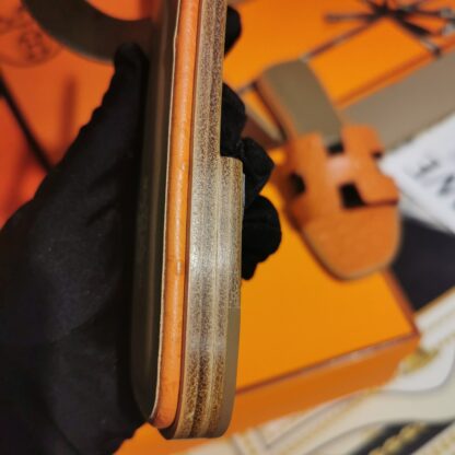 Hermès orange ostrich leather handmade slippers - Image 5