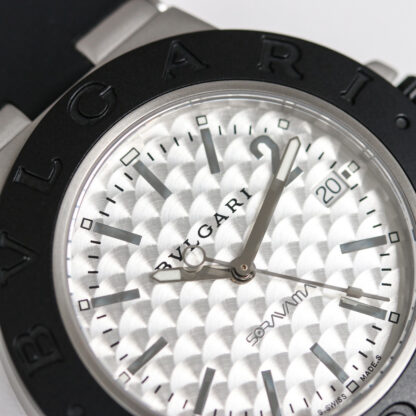 Bulgari ultra-thin three-dimensional watch - Image 5