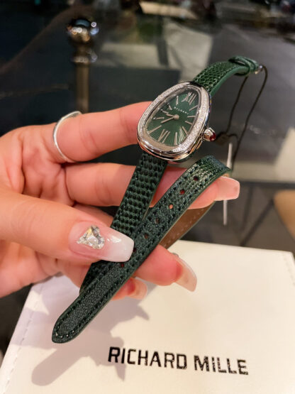 Bulgari snake-shaped personalized watch - Image 5