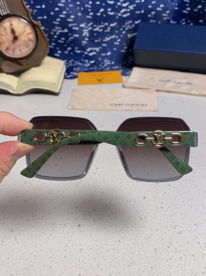 LOUIS VUITTON Fashion Sunglasses - Image 6