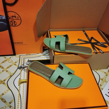 Hermès Palm Pattern Fruit Green Leather Slippers - Image 5
