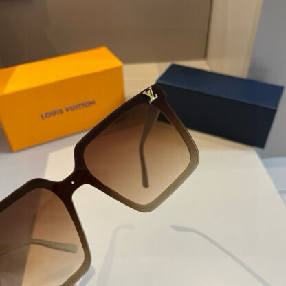 LOUIS VUITTON Fashion Sunglasses - Image 6