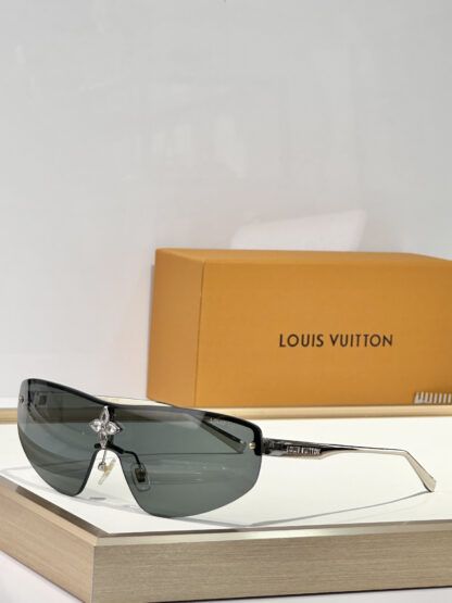 LOUIS VUITTON Fashion Sunglasses - Image 6