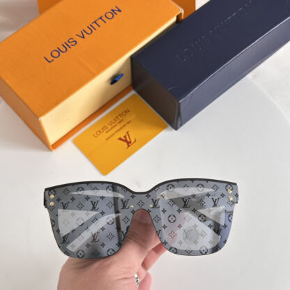 LOUIS VUITTON Fashion Sunglasses - Image 6