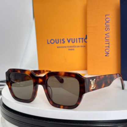 LOUIS VUITTON Fashion Sunglasses - Image 6