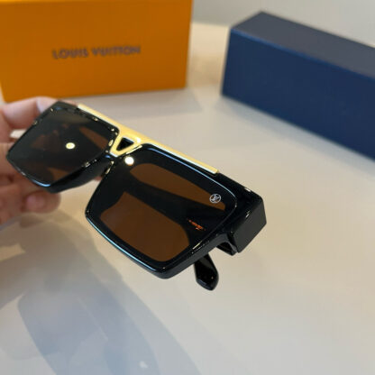 LOUIS VUITTON Fashion Sunglasses - Image 6