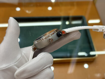 Louis Vuitton's versatile fashion watches - Image 5