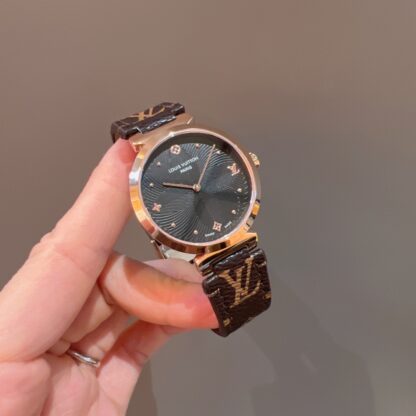 Louis Vuitton style women's watch - Image 5