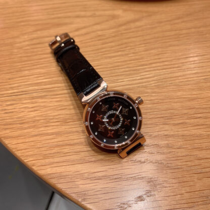 Louis Vuitton two-hand women's super popular watch - Image 5