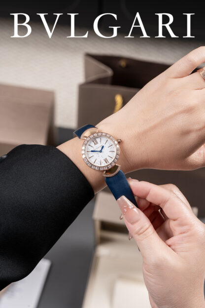 Bulgari luxury soft touch watch - Image 5