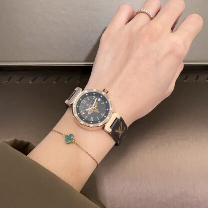 Louis Vuitton three-hand super hot watch - Image 5