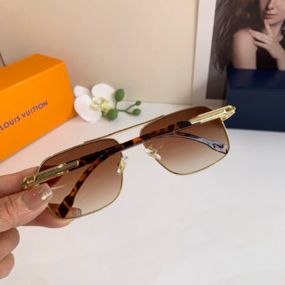 LOUIS VUITTON Fashion Sunglasses - Image 7