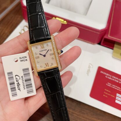 Cartier Square High-end Elegant and Refined Watch - Image 5