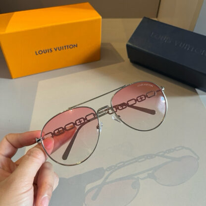 LOUIS VUITTON Fashion Sunglasses - Image 7