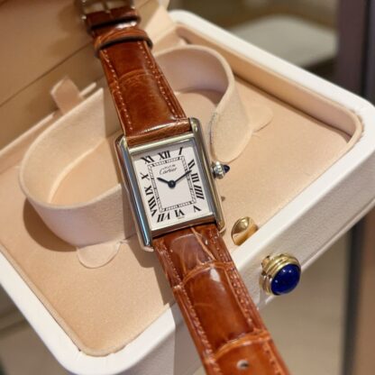 Cartier Classic Tank Series Daily Simple Watch - Image 5