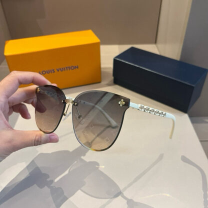 LOUIS VUITTON Fashion Sunglasses - Image 6