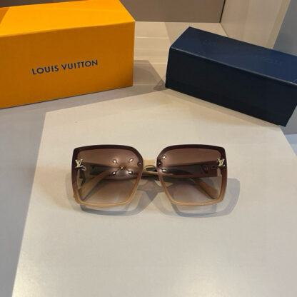 LOUIS VUITTON Fashion Sunglasses - Image 6