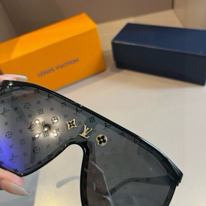 LOUIS VUITTON Fashion Sunglasses - Image 6