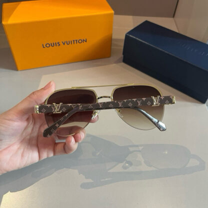 LOUIS VUITTON Fashion Sunglasses - Image 6