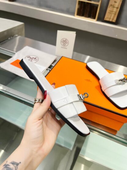 Hermès early spring new white handmade leather slippers - Image 5