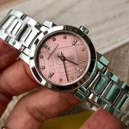Burberry Exquisite Elegant Fashion Quartz Women's Watch - Image 5